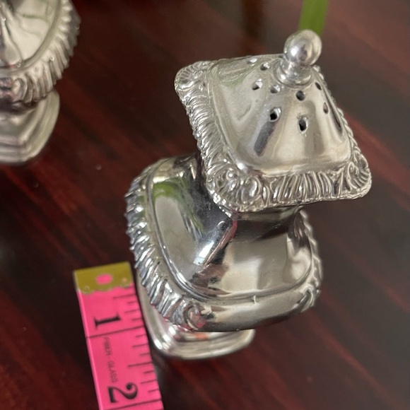 Vintage Grenadier Silver Plated Salt & Pepper Shakers - Picture 12 of 15